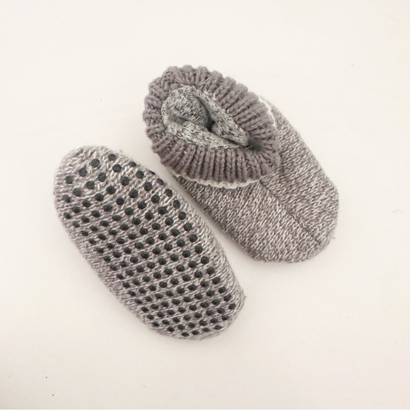 Unbranded Cozy Gray Knit Baby Bootie Slippers Grey 6-12M - Picture 2 of 5